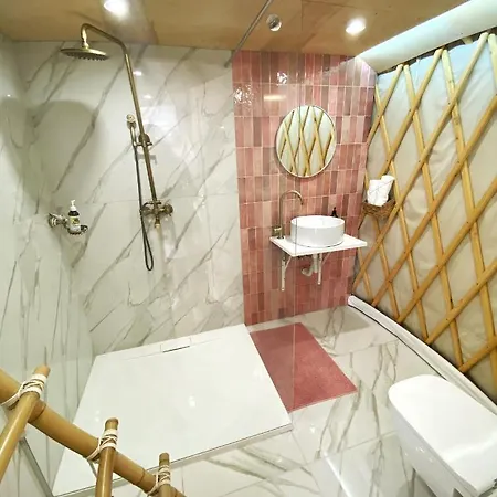 Lushhills - Nowoczesna Jurta Regulice