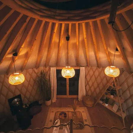 Lushhills - Nowoczesna Jurta Regulice