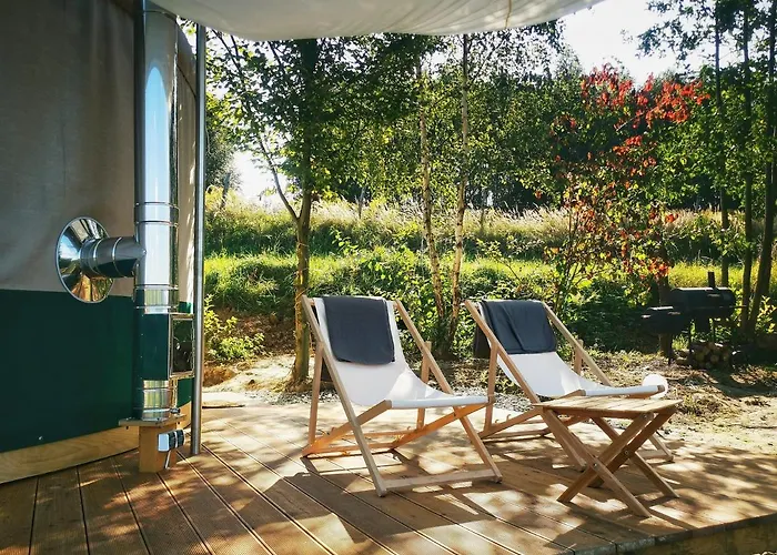 פארק נופש Lushhills - Nowoczesna Jurta